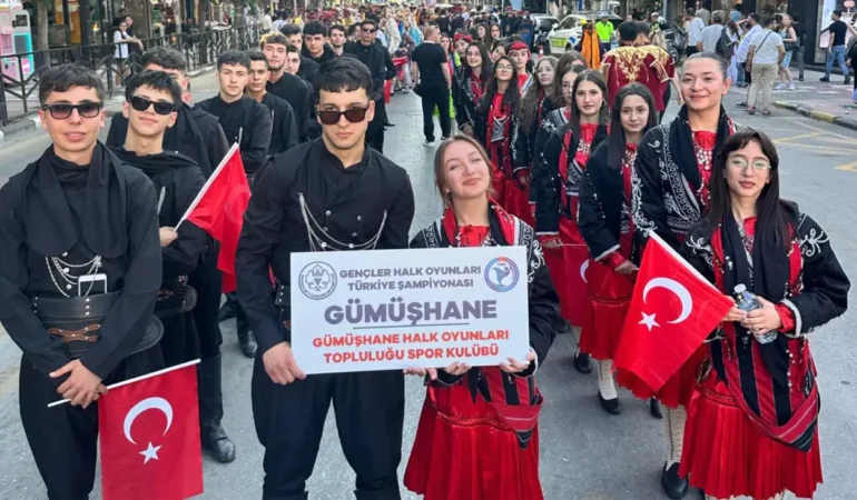 Gümüşhaneli Folklorcular Guinness Rekoruna Adını Yazdırdı
