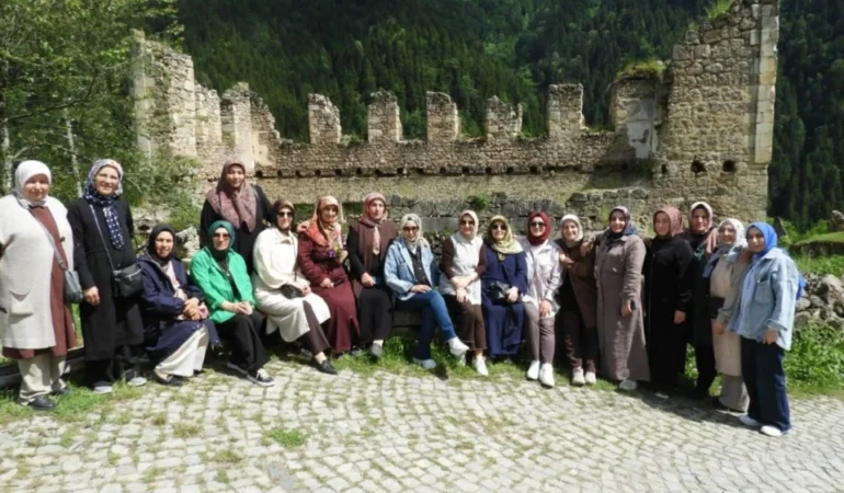 AK Parti Teşkilatı Gümüşhane’nin Turizm Değerlerini Yerinde Keşfetti