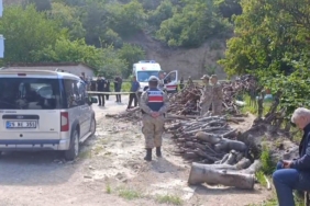 EŞİNİ ODUNLA DÖVEREK ÖLDÜRDÜ