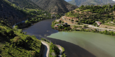 TORUL BARAJ GÖLÜ'NDE ALG PATLAMASI, SUYUN YÜZEYİ KOYULAŞTI TORUL BARAJ GÖLÜ'NDEKİ ALG PATLAMASI DRON KAMERASIYLA GÖRÜNTÜLENDİ