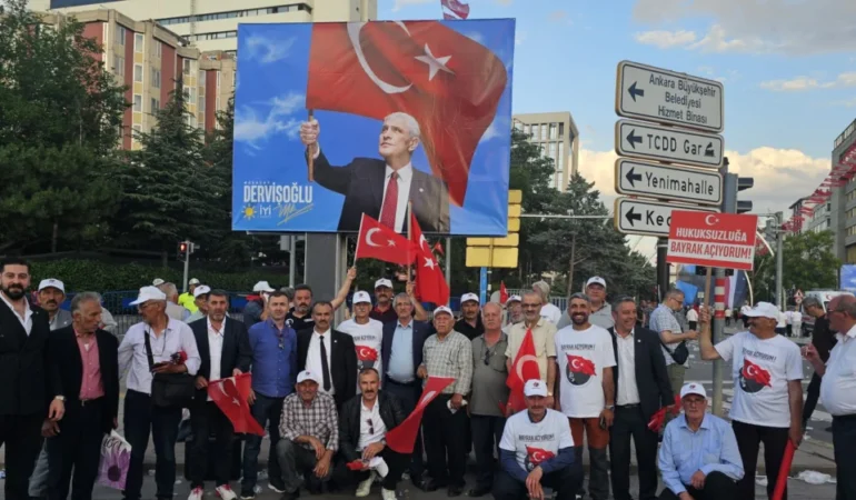 Prof. Dr. Zafer Ulutaş: “Tandoğan Meydanı’nda Milletin İradesi Güçlü Bir Şekilde Ortaya Konuldu”