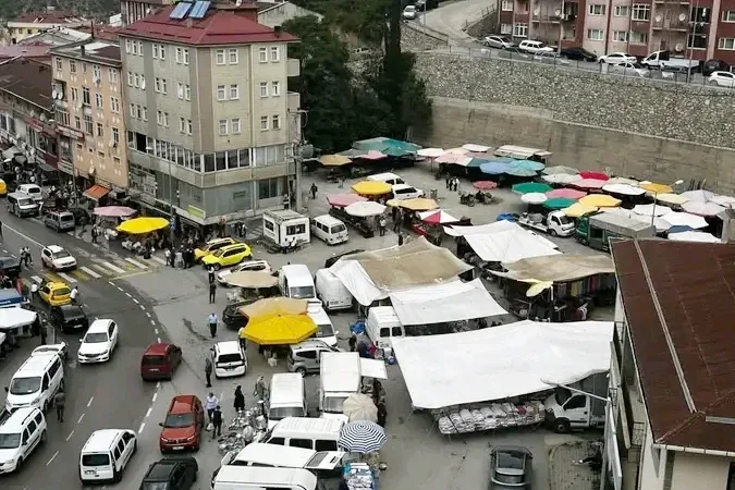 Kürtün’de Hizmet İsyanı: “23 Yıldır Aynı Yol Bitmedi”