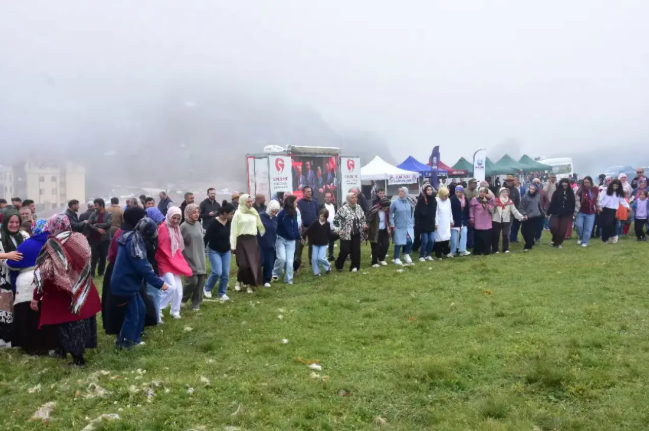 Sis Coşkuyu Durduramadı: Taşköprü Yaylası Şenliği Sona Erdi