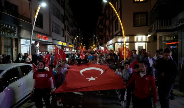 Gümüşhane’de 15 Temmuz Ruhu Meydanlara Taşındı