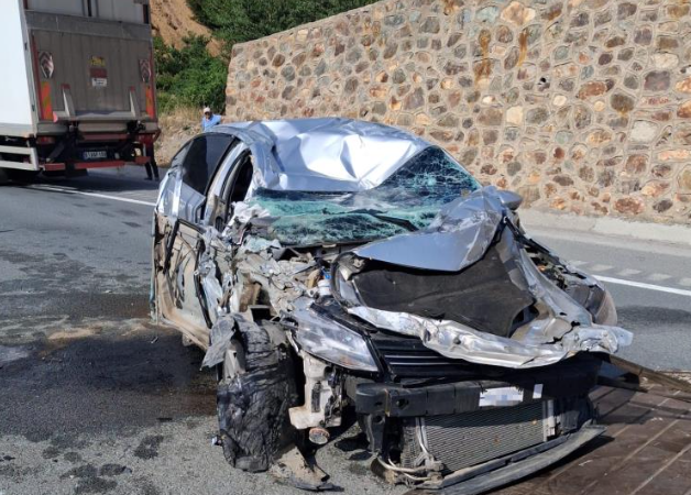 Tünel Çıkışında Kamyona Çarpan Otomobil Takla Attı: 1 Yaralı