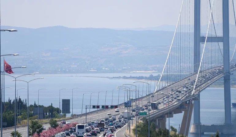 Osmangazi Köprüsü ile 10 yılda akaryakıt ve zamandan 211 milyar liralık tasarruf sağlandı