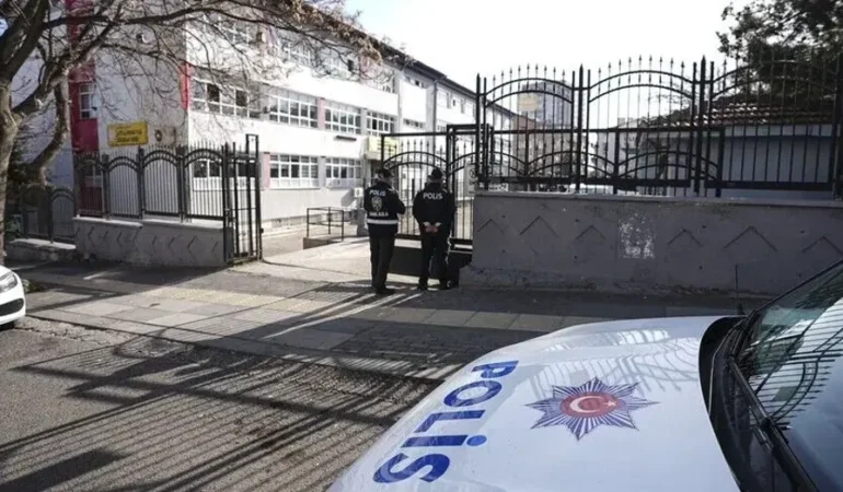 Okullarda yeni güvenlik önlemleri. 30 bin kişi işe alınacak