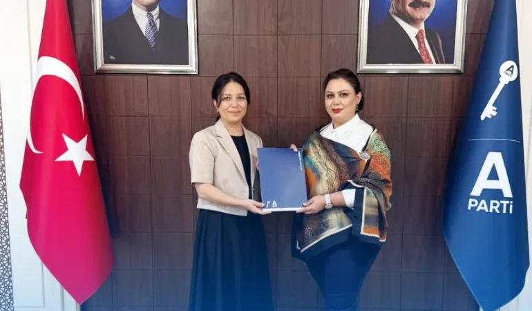 Anahtar Parti Gümüşhane Kadın Kolları’nda Görev Değişimi