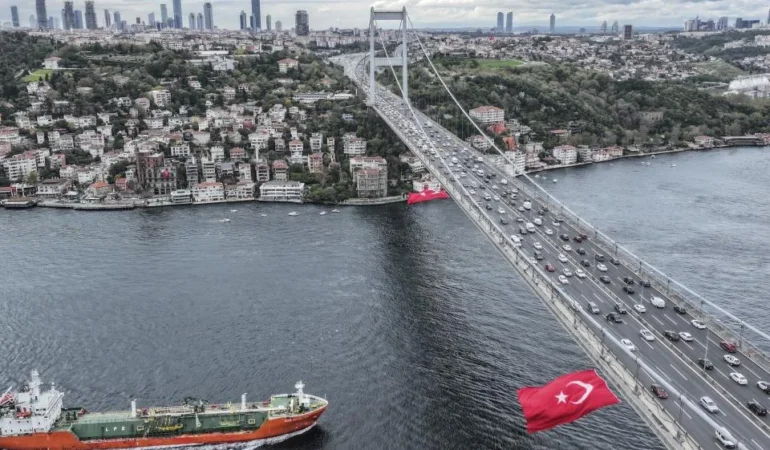 İstanbul Boğazı’ndan ilk altı ayda 19 bin 277 gemi geçti